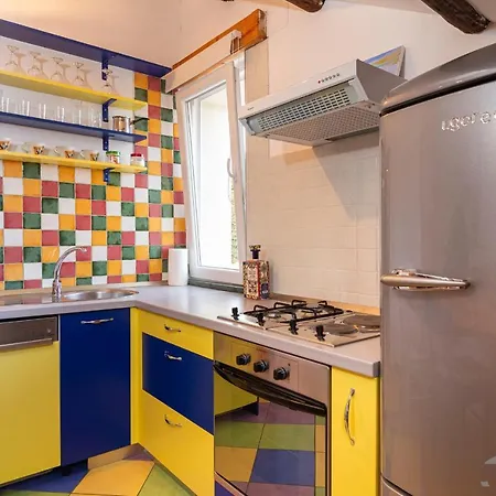 Apartament Lira *