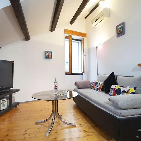 Lira Appartement *